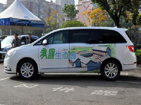 合山户外车贴喷绘如何保持效果?