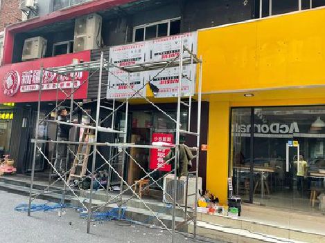 合山制作广告招牌如何避免它发黄？